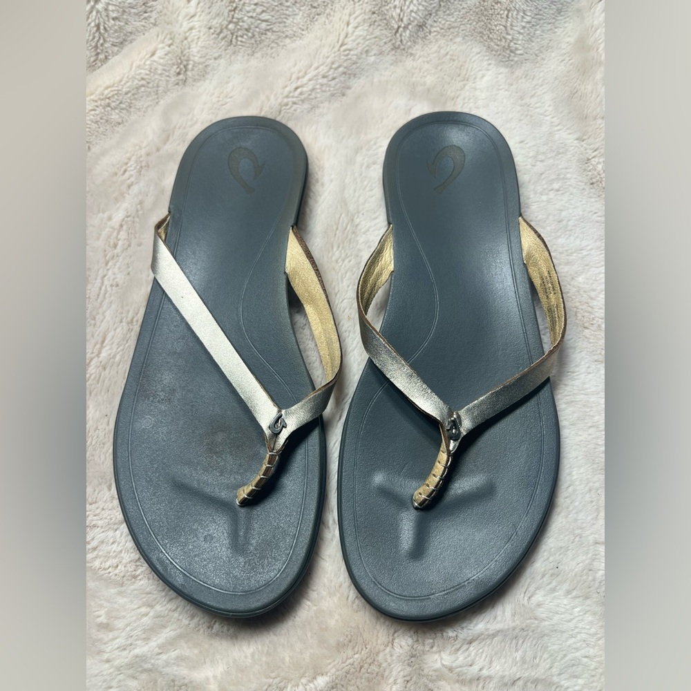 olukai Ho’opio Women’s sandals Size 9